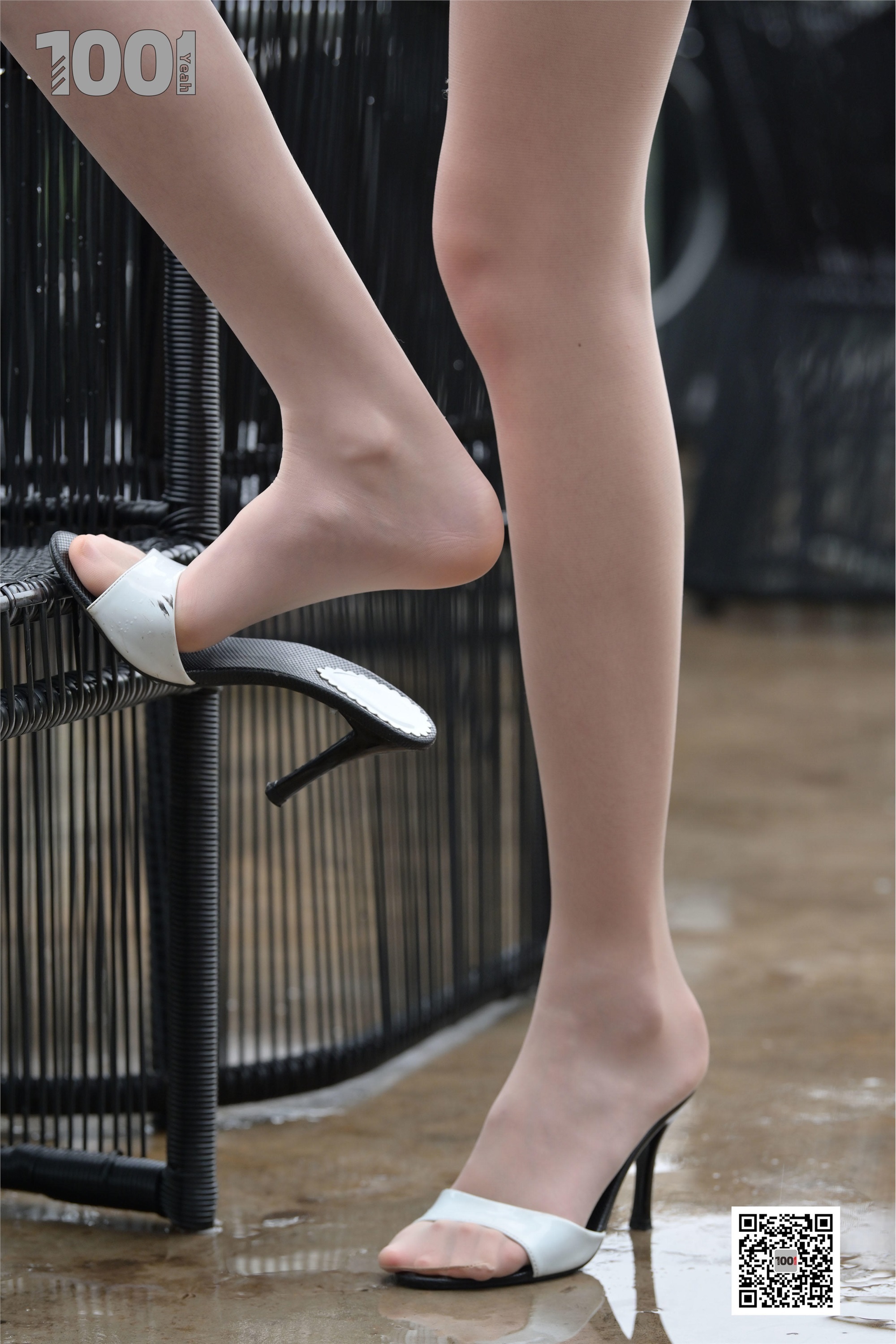 IESS异思趣向  一千零一夜《雨中漫步1》